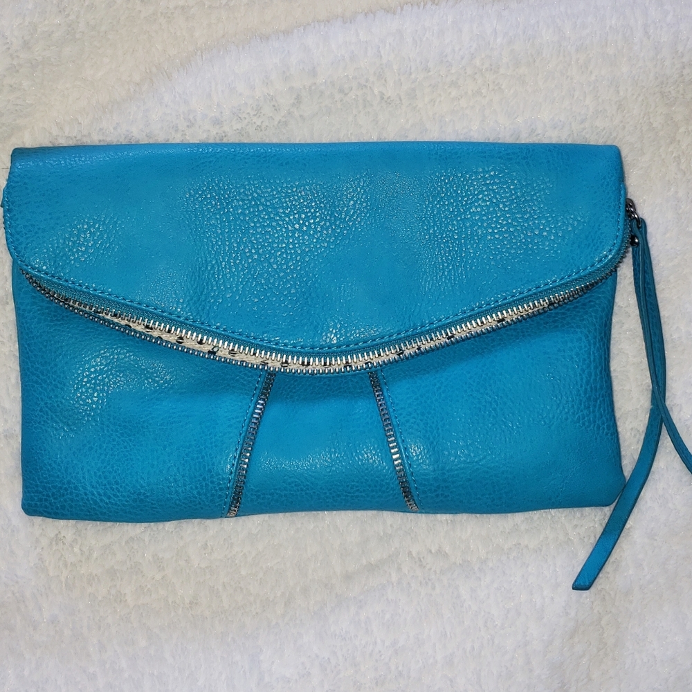 B Blue Clutch